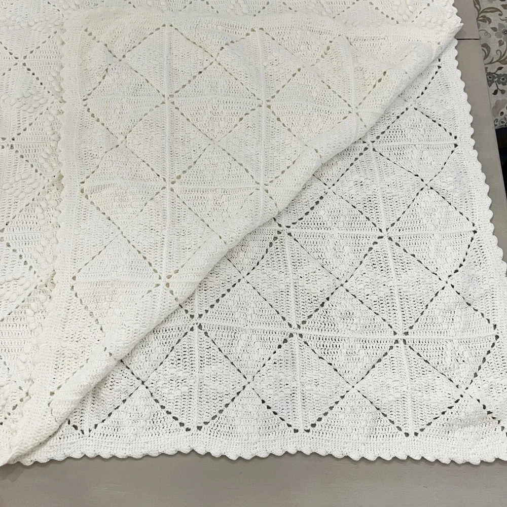 Vintage Ecru Crocheted Table/Bed Cover Popcorn Stitch Heritage Farmhouse 40x60